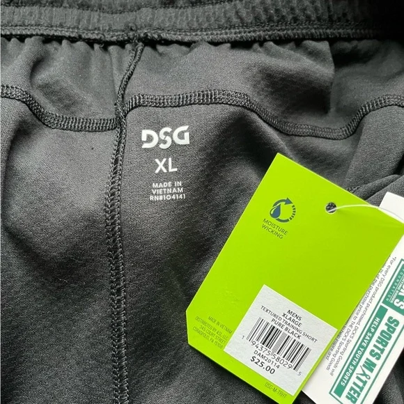 NWT DSG Men’s Textured Training Short - Picture 6 of 6